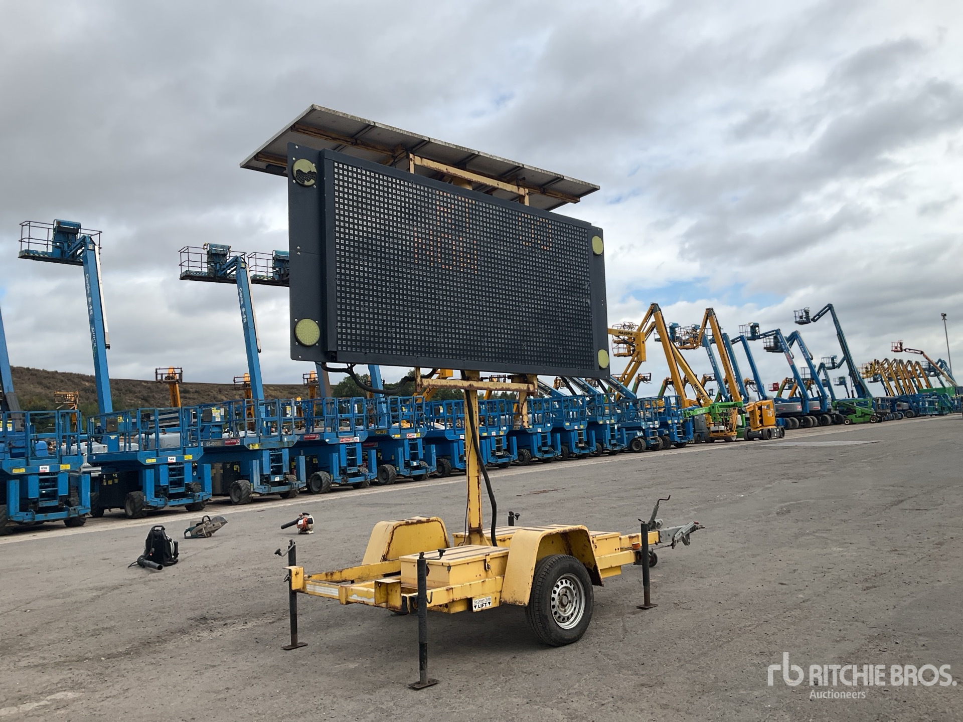 2008 Addco DH1000 BRK T/A Road Traffic signal sign | Ritchie Bros ...