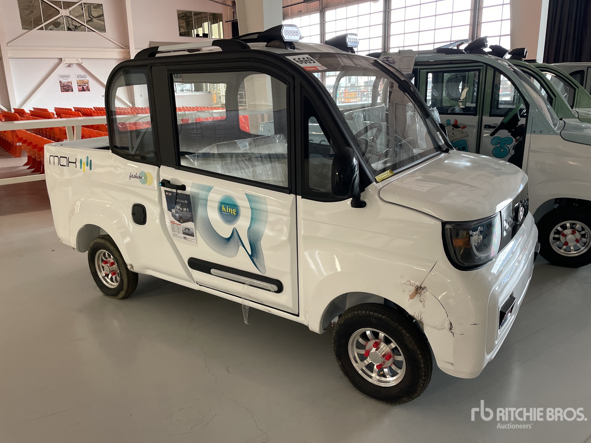 General Appearance with Picture, Right Front Corner