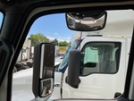 LL453172 - 2020 International LT6125DCAT: Mirrors