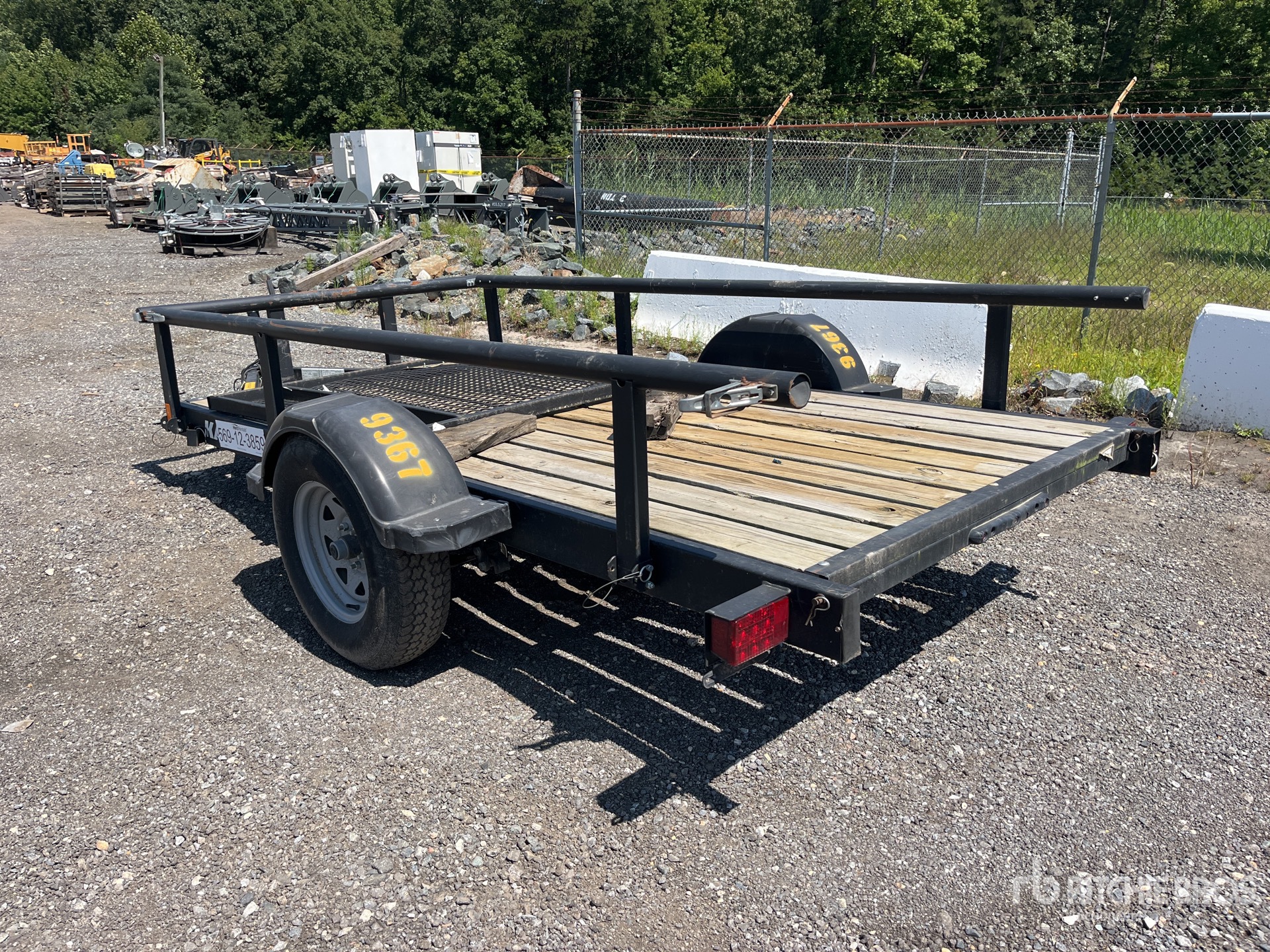 General Appearance with Picture, Left Rear Corner