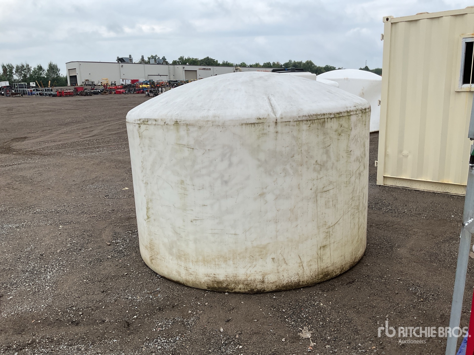 Gal Ratchie 1550 gallon Water Tank | Ritchie Bros. Auctioneers