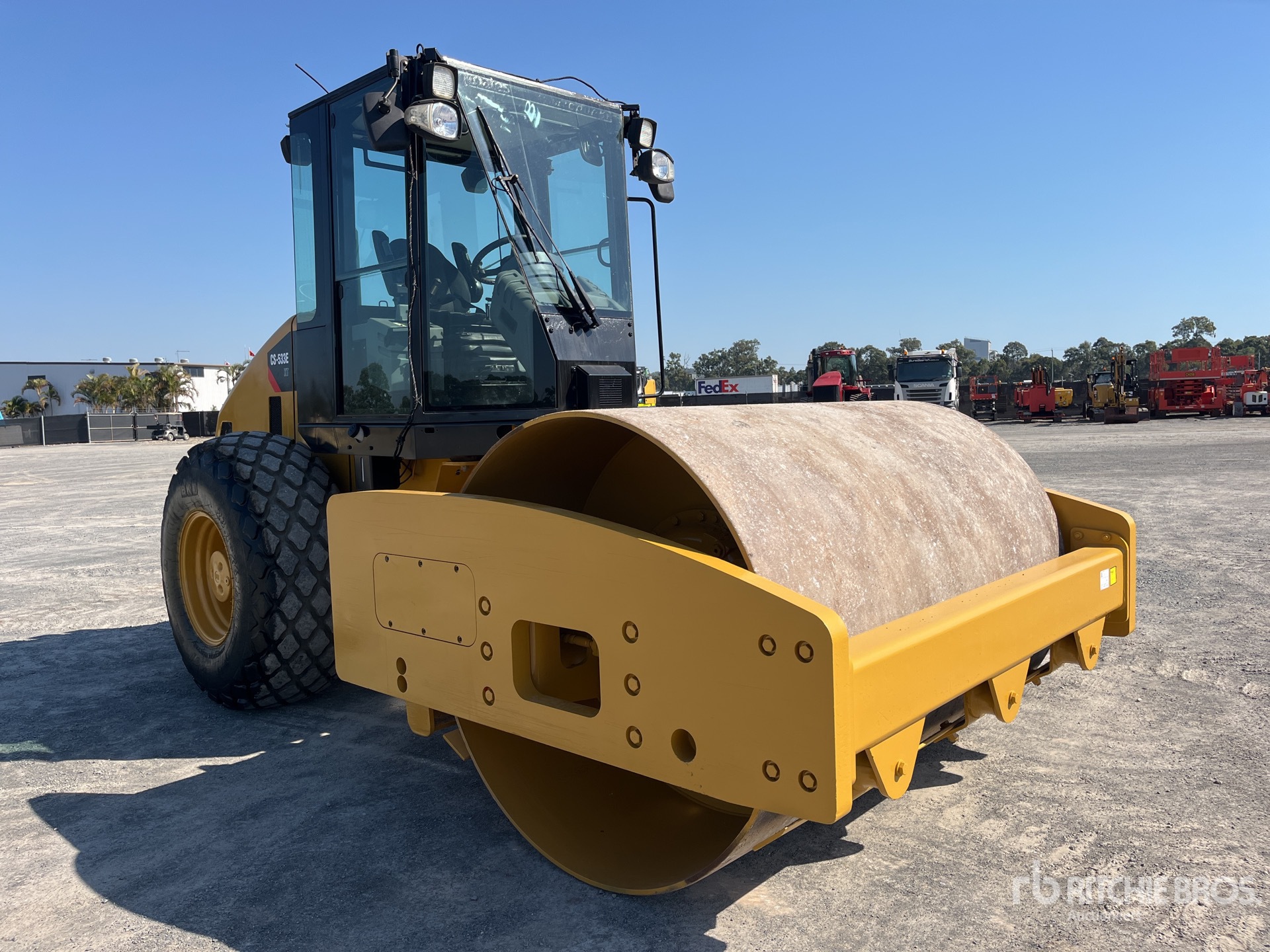 General Appearance with Picture, Right Front Corner