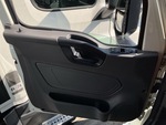 LL607795 - 2020 International LT625: Cab Doors