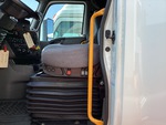 MN300178 - 2021 International LT625: Grab Rails