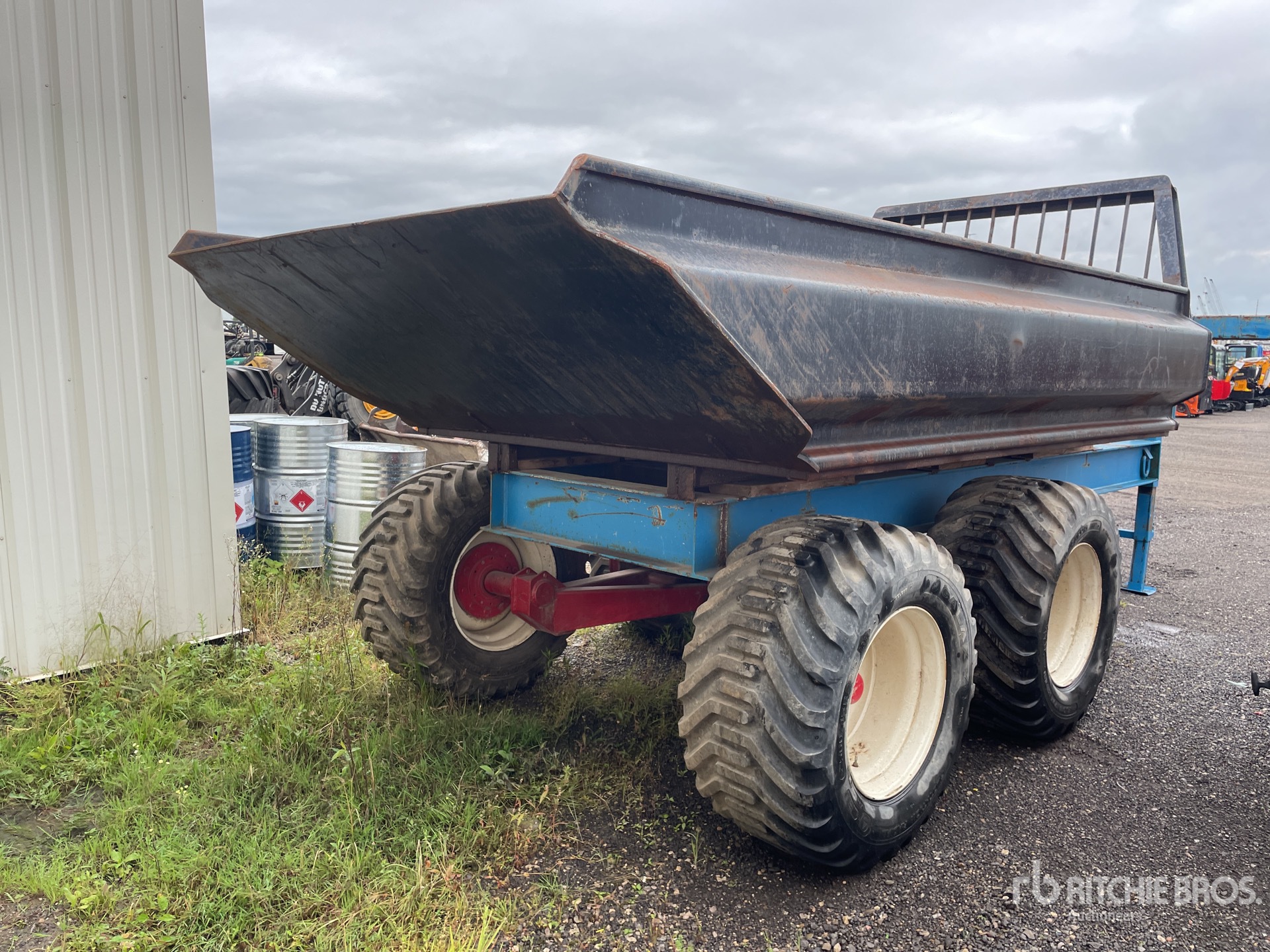 General Appearance with Picture, Right Rear Corner