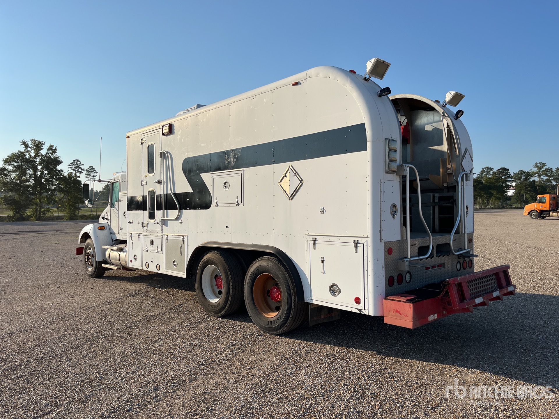 2007 Kenworth T300 6x4 Wireline Truck | Ritchie Bros. Auctioneers