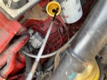 MN274109 - 2021 International LT625: Engine Oil level on Dipstick