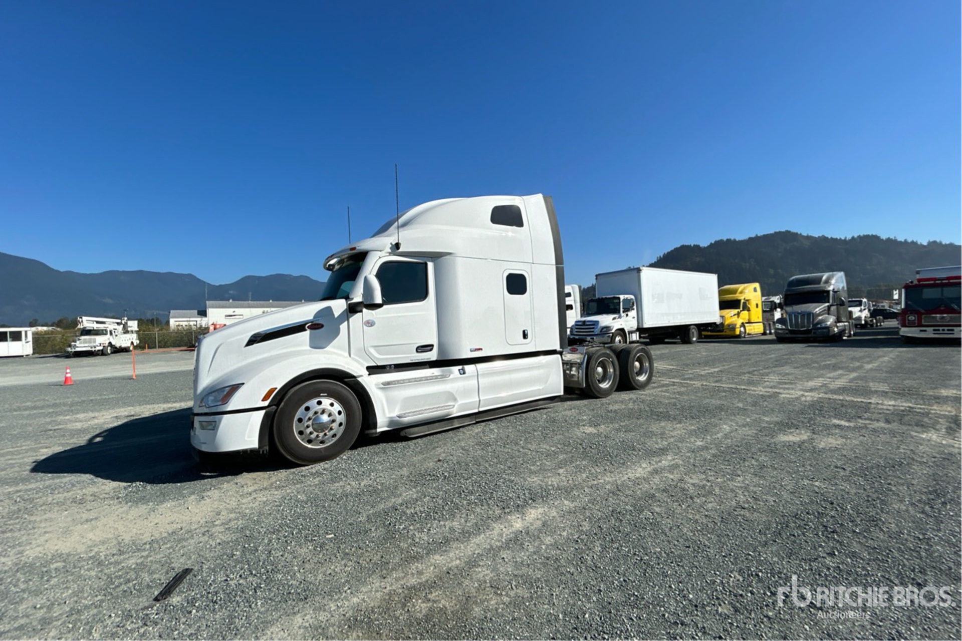 General Appearance with Picture, Left Front Corner