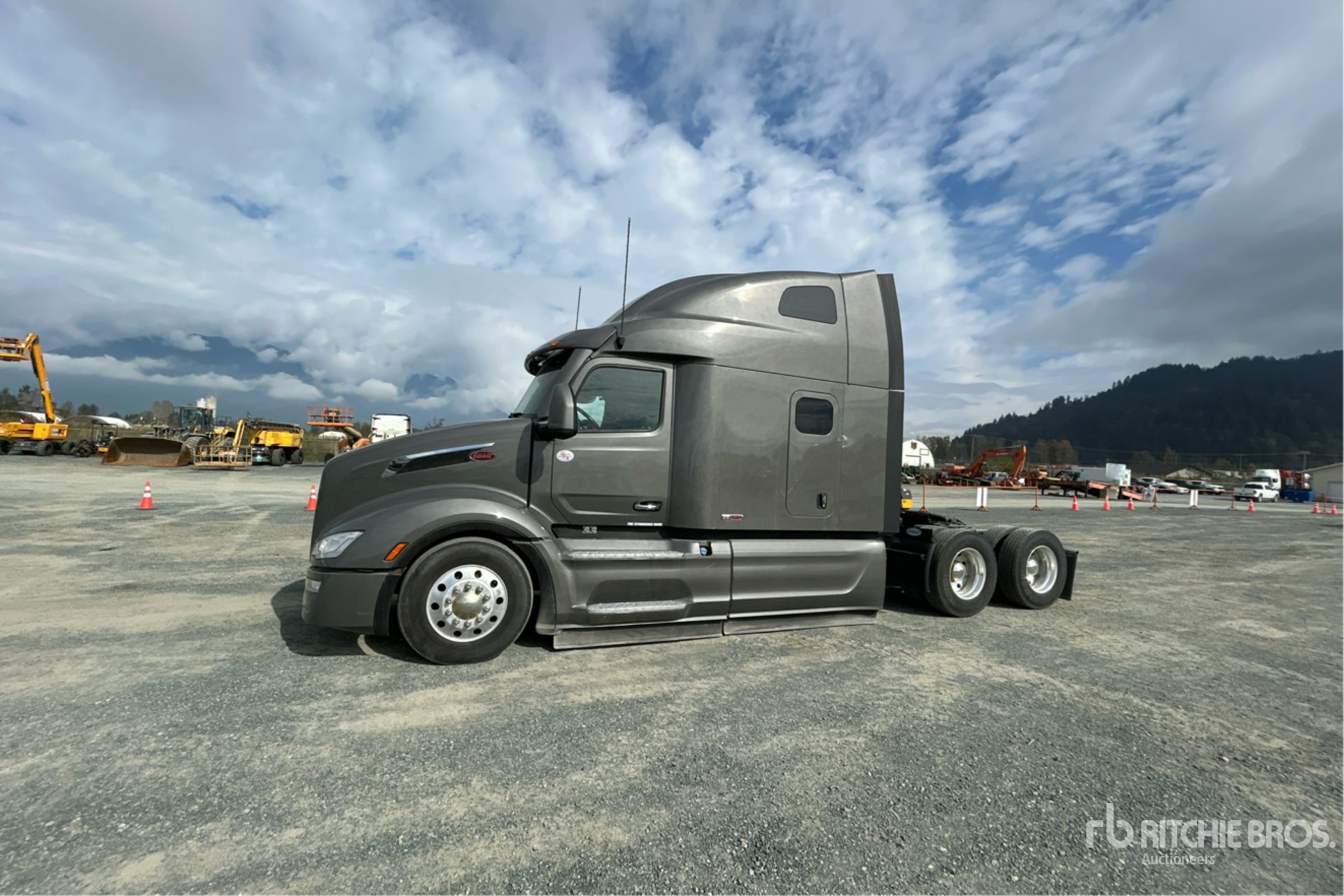 General Appearance with Picture, Left Front Corner