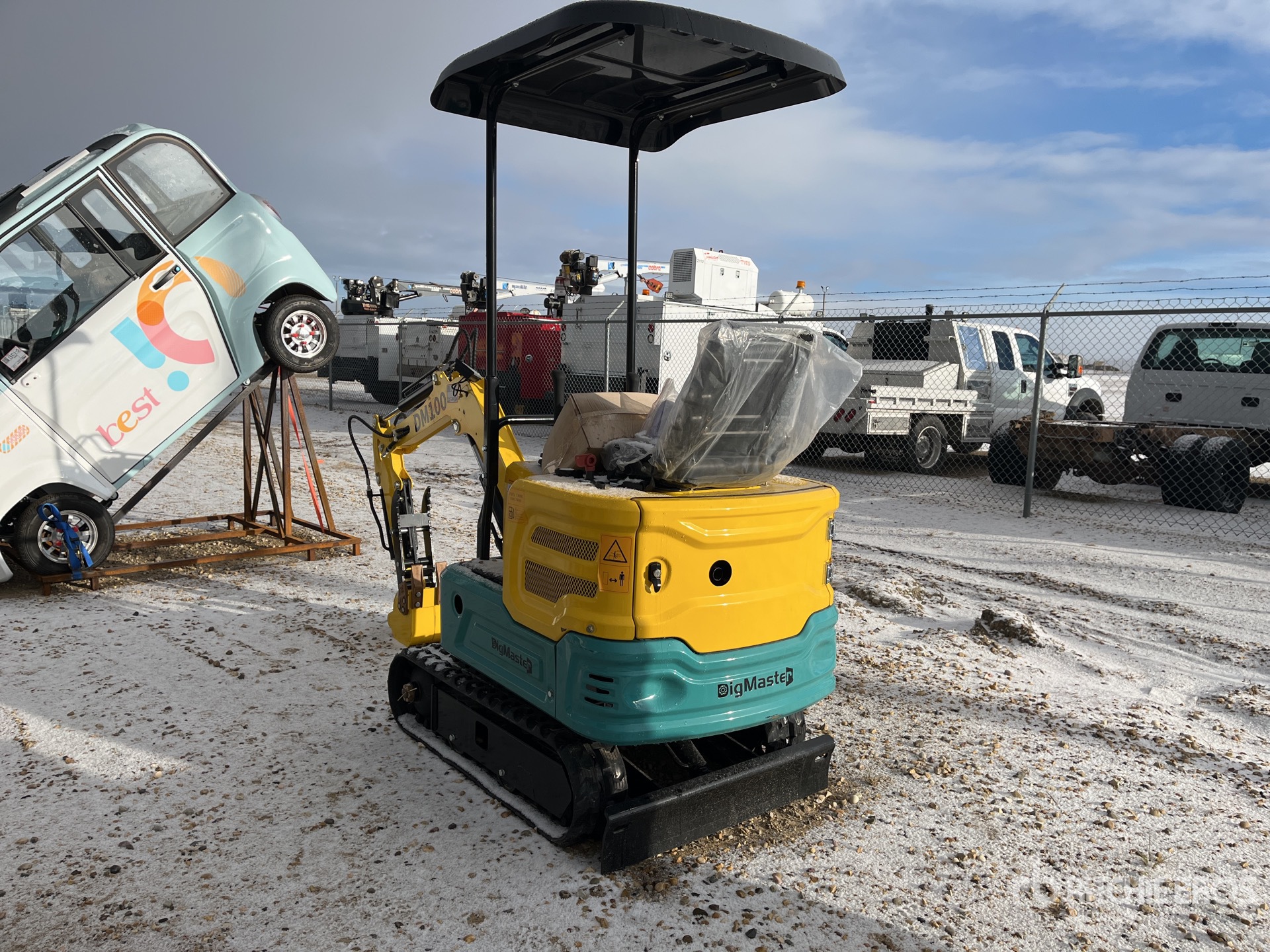 General Appearance with Picture, Left Rear Corner