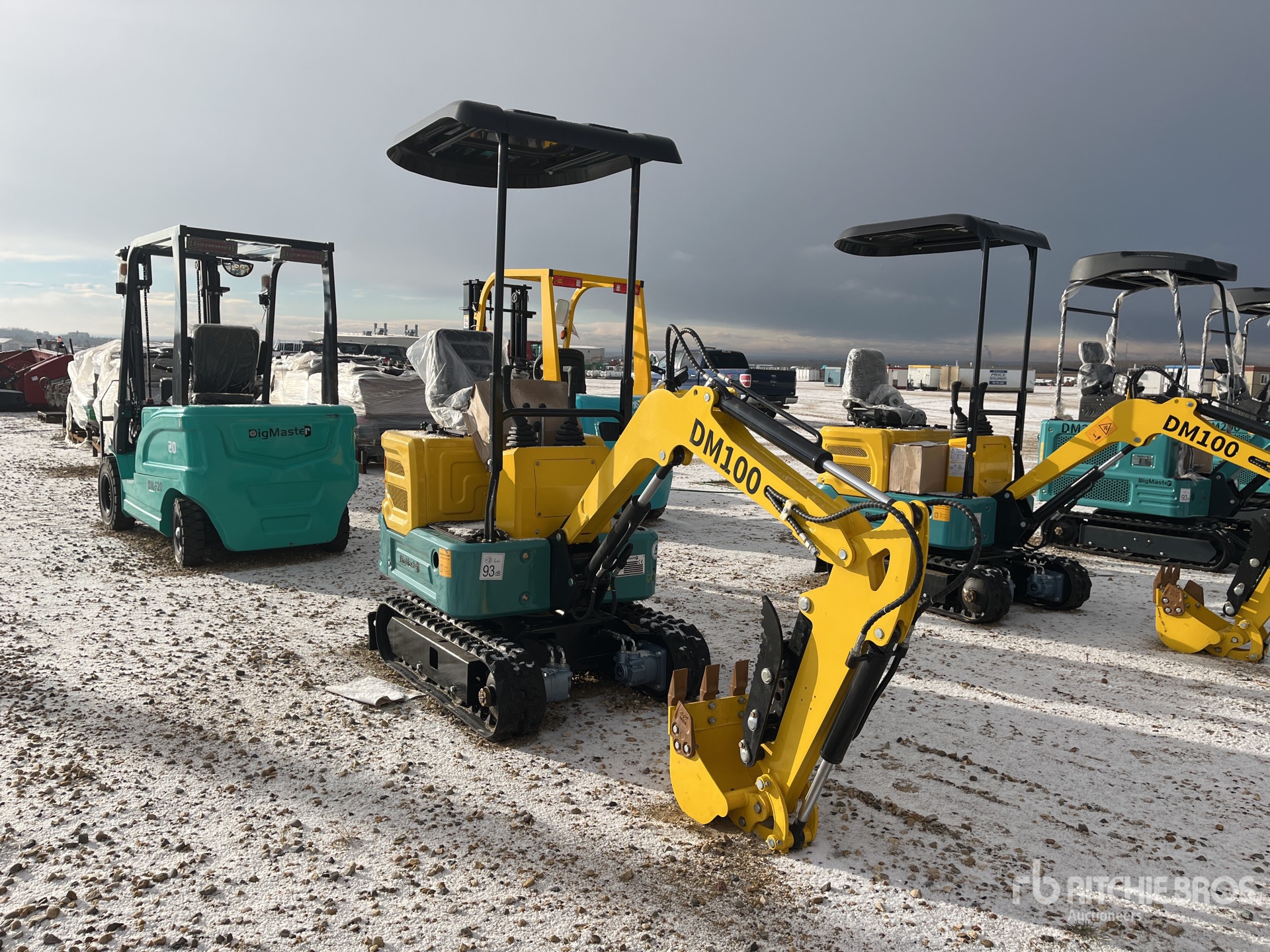 General Appearance with Picture, Right Front Corner