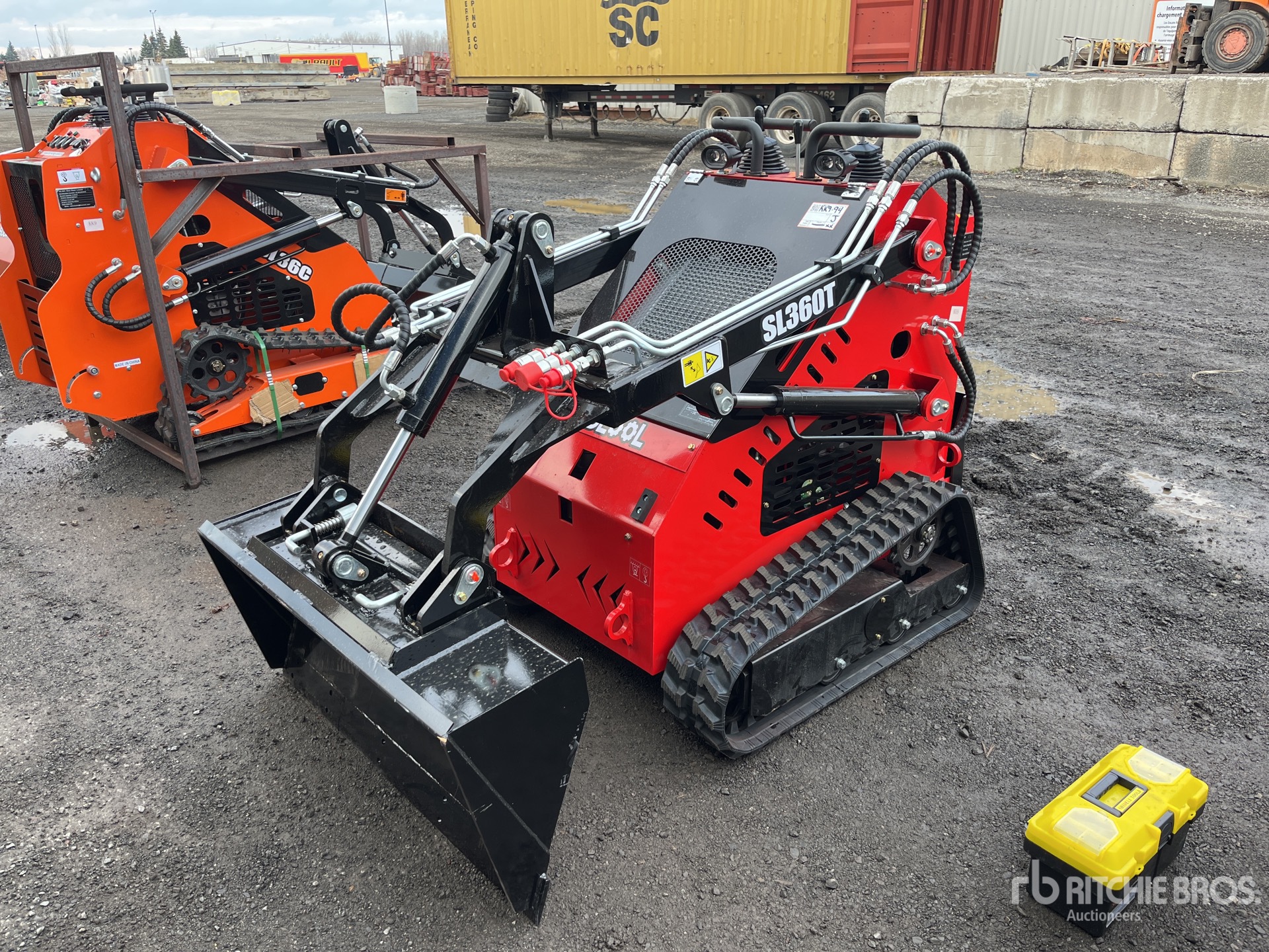 General Appearance with Picture, Left Front Corner