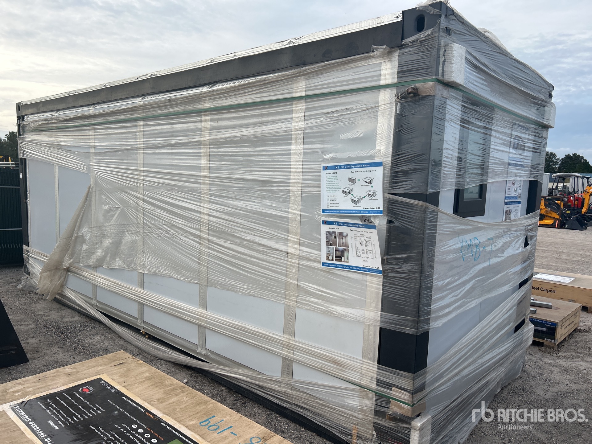 General Appearance with Foto, angolo posteriore sinistro