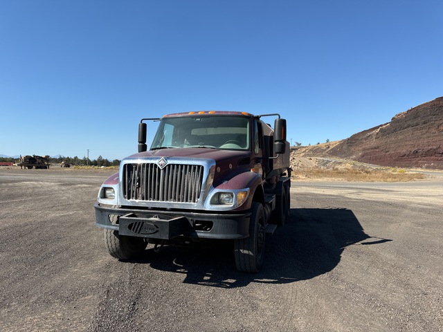 2004 International 7400 3500 gal 6x4 Water Truck