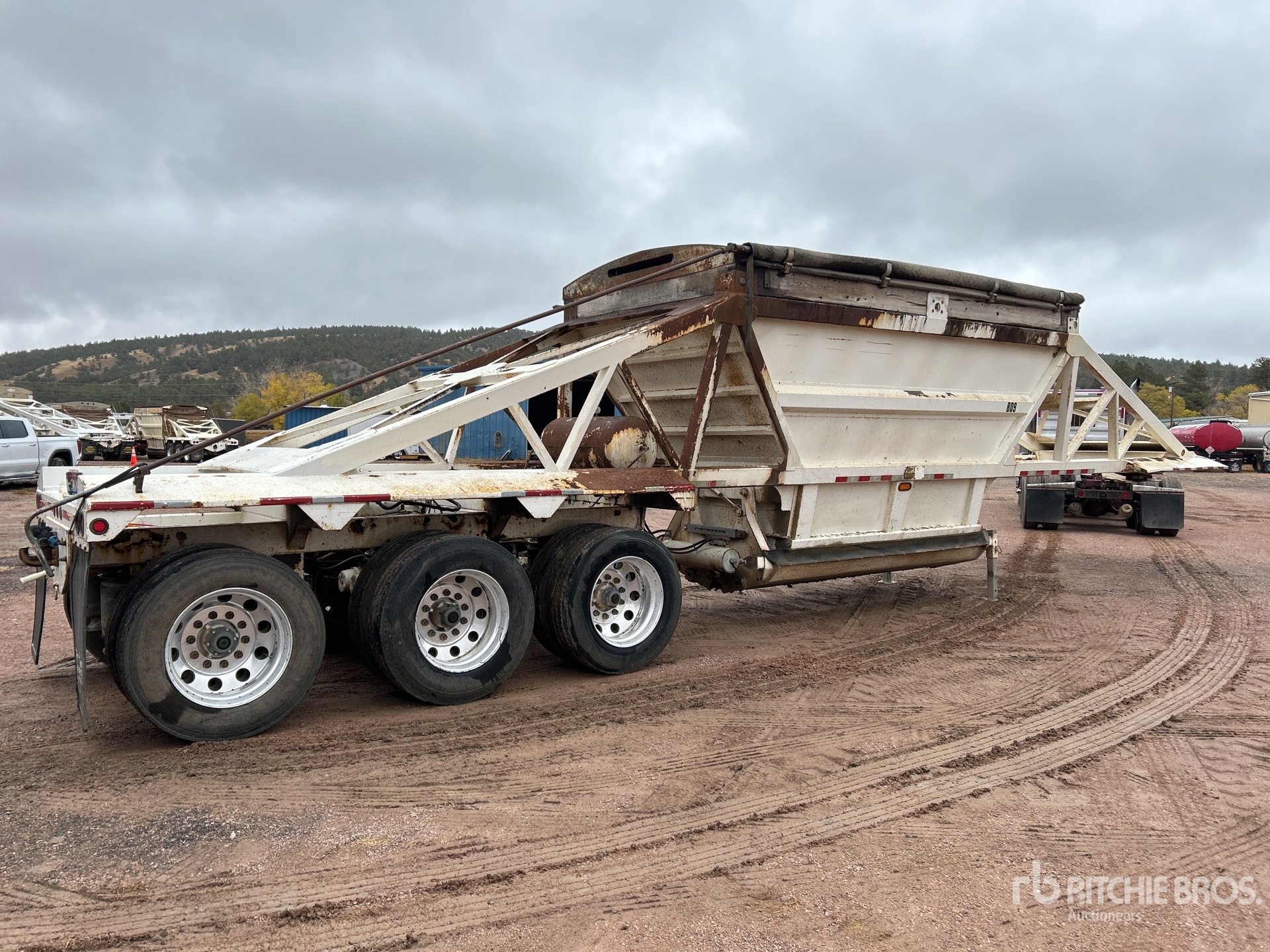 General Appearance with Foto, angolo anteriore sinistro