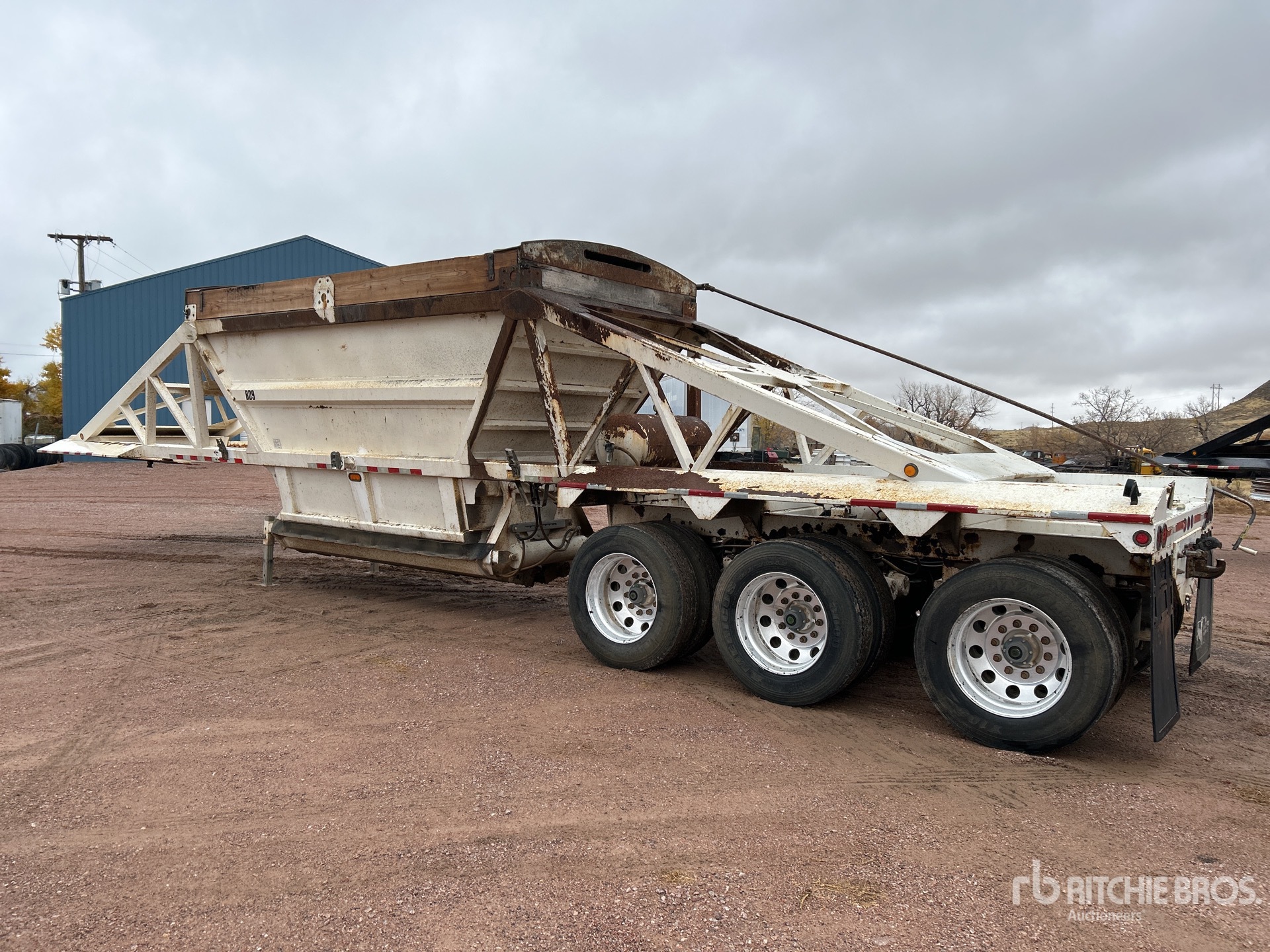 General Appearance with Foto, angolo posteriore sinistro