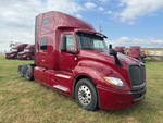 MN211490 - 2021 International LT625: Picture, Right Front Corner
