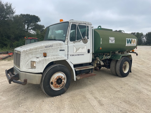 1998 Freightliner FL70 4x2 Water Truck