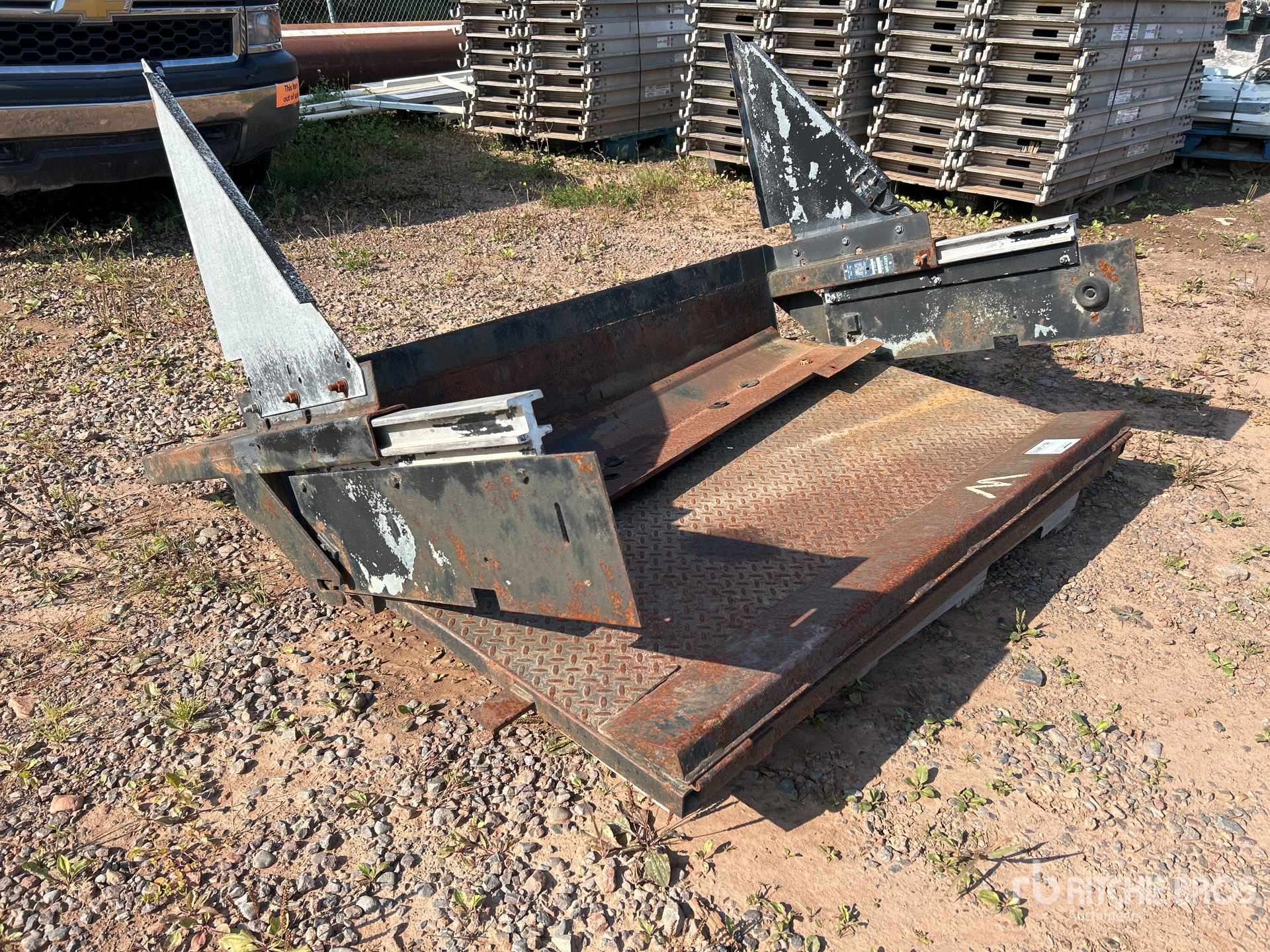 General Appearance with Foto, angolo posteriore sinistro