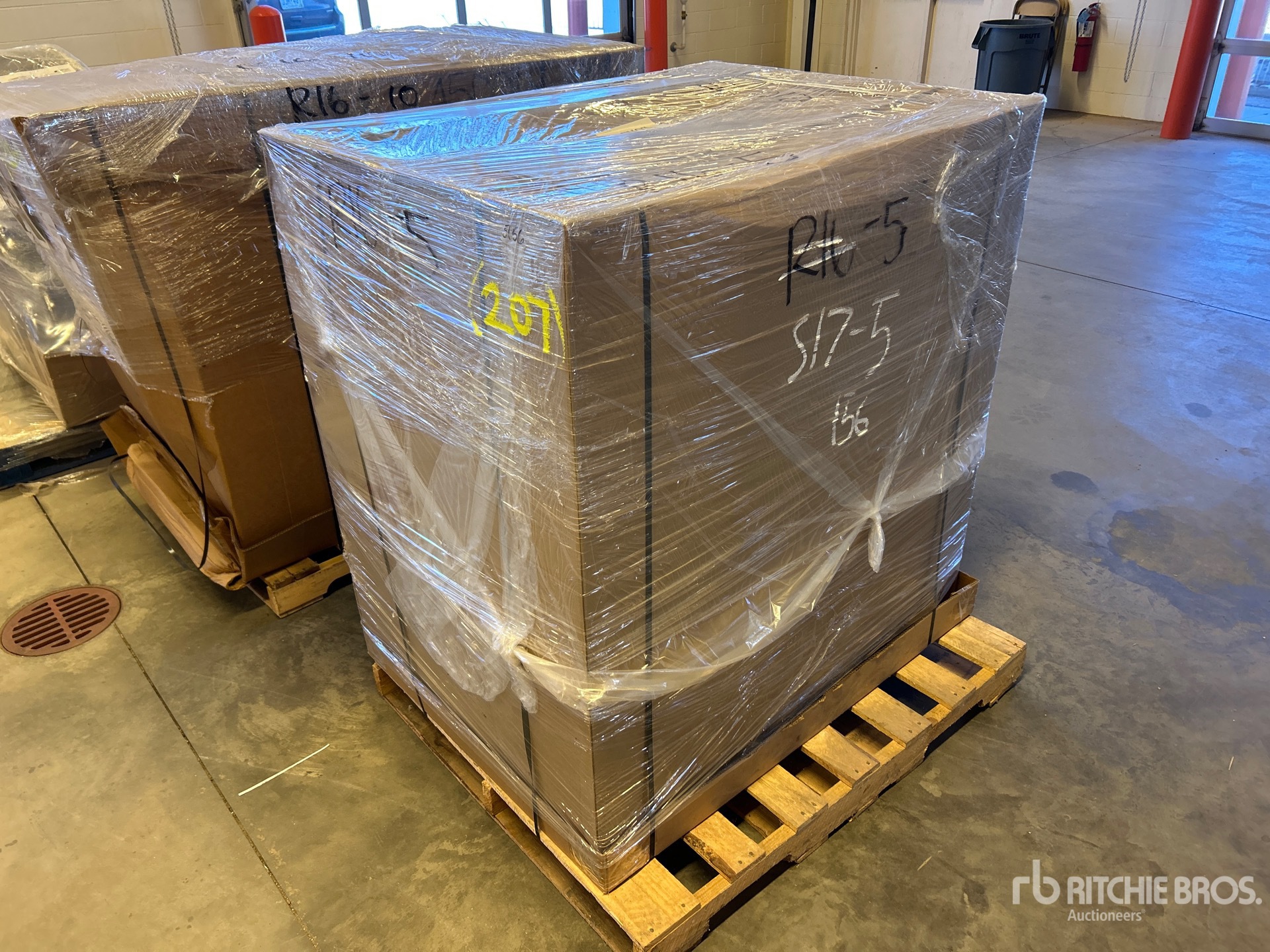 General Appearance with Bild, Ecke vorne links