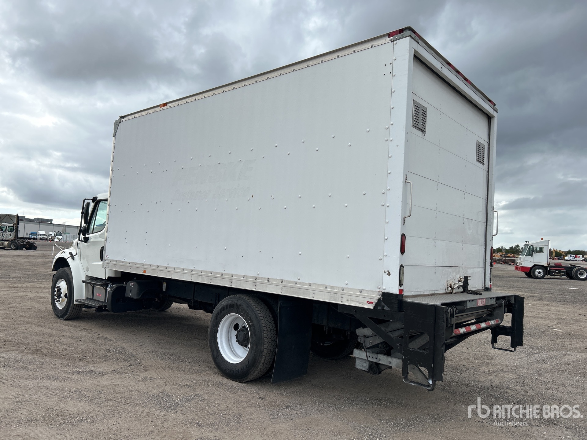 Aspect général with Image, coin arrière gauche