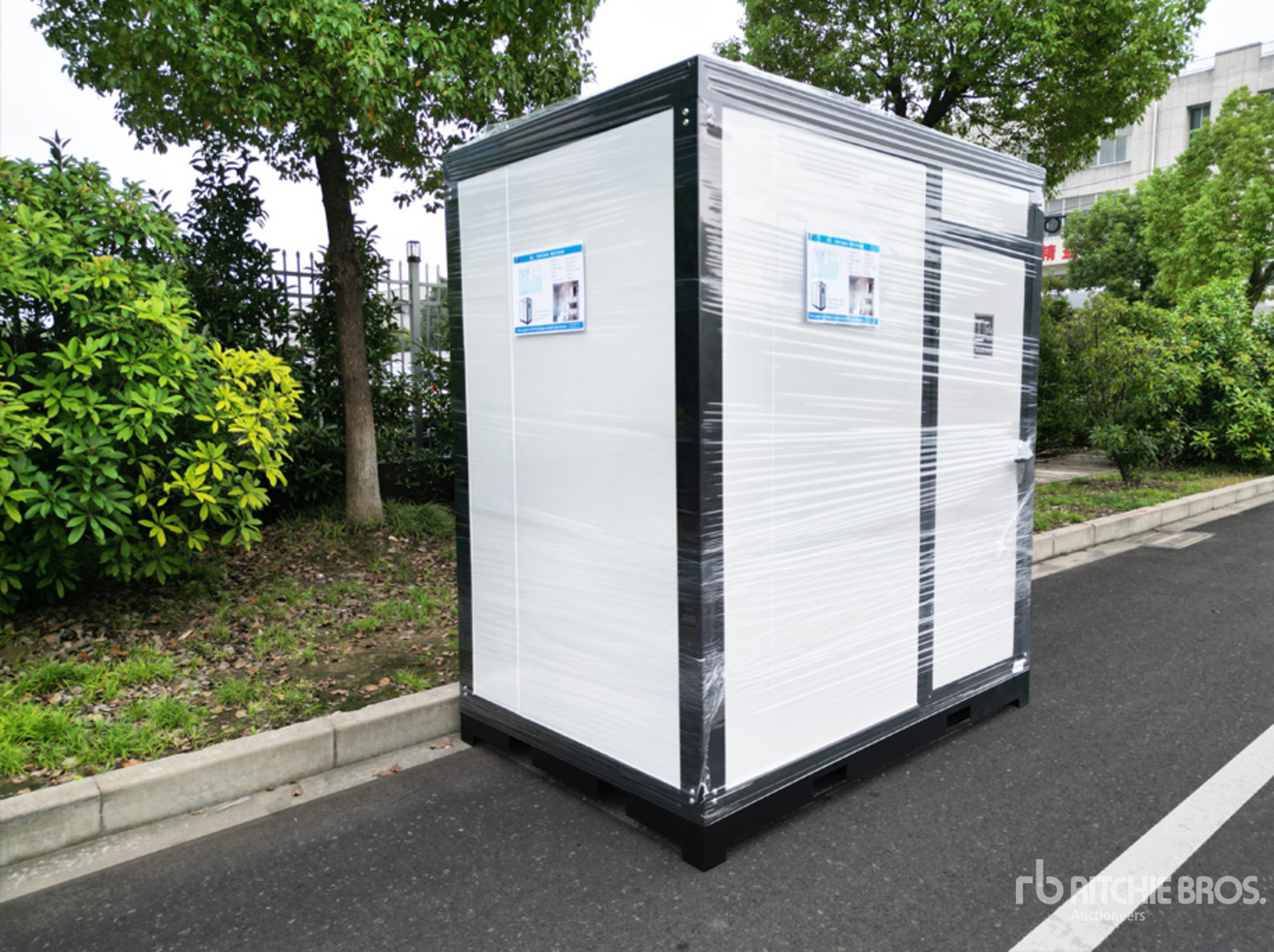 2024 KJ K2215 7 ft 4 in x 5 ft 1 Person Skid-Mounted Portable Toilet ...