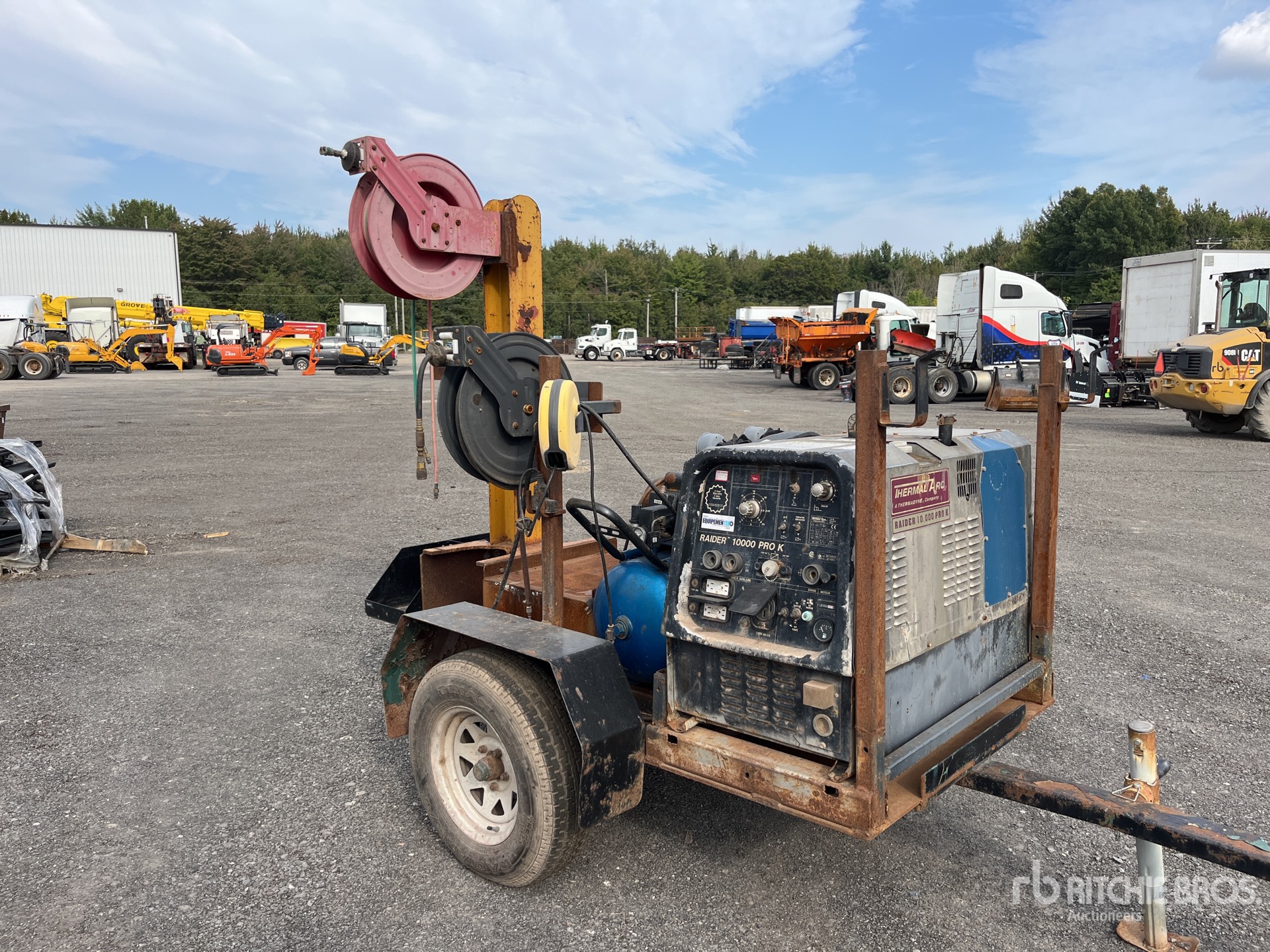 General Appearance with Picture, Right Front Corner