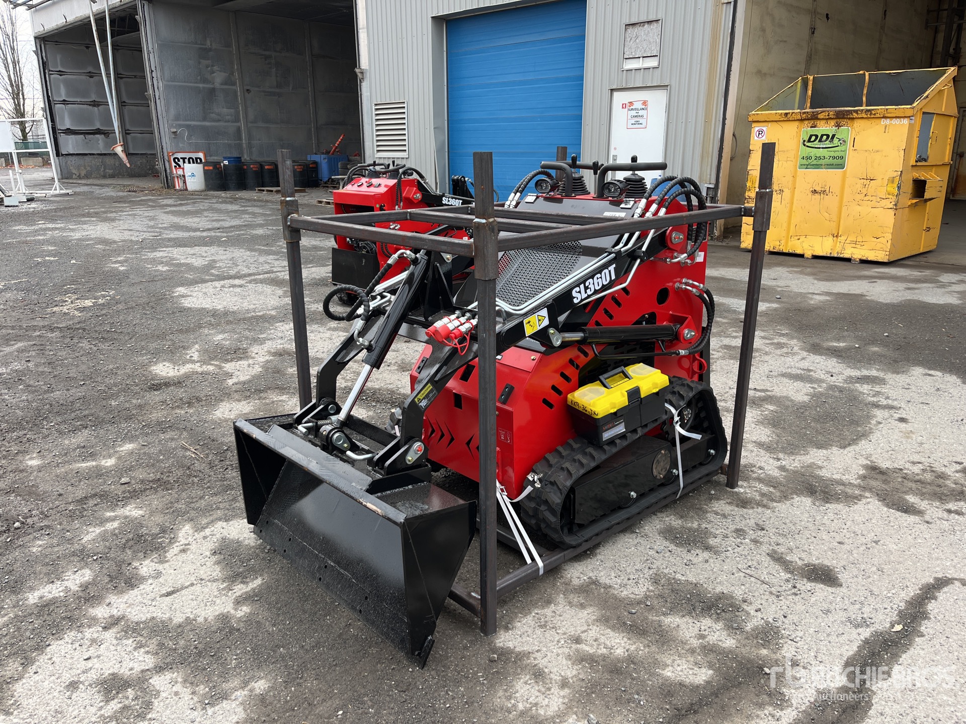 General Appearance with Picture, Left Front Corner