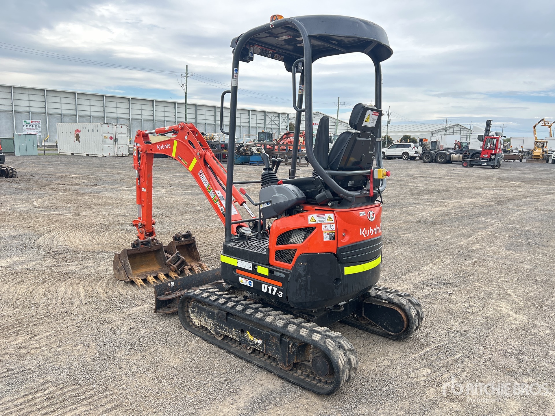 General Appearance with Picture, Left Rear Corner