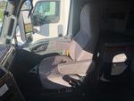 MN333192 - 2021 International LT625: Cab #8
