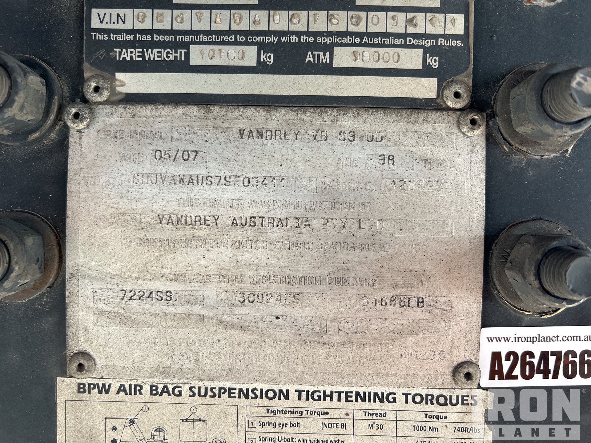 General Appearance with Serial Number / VIN