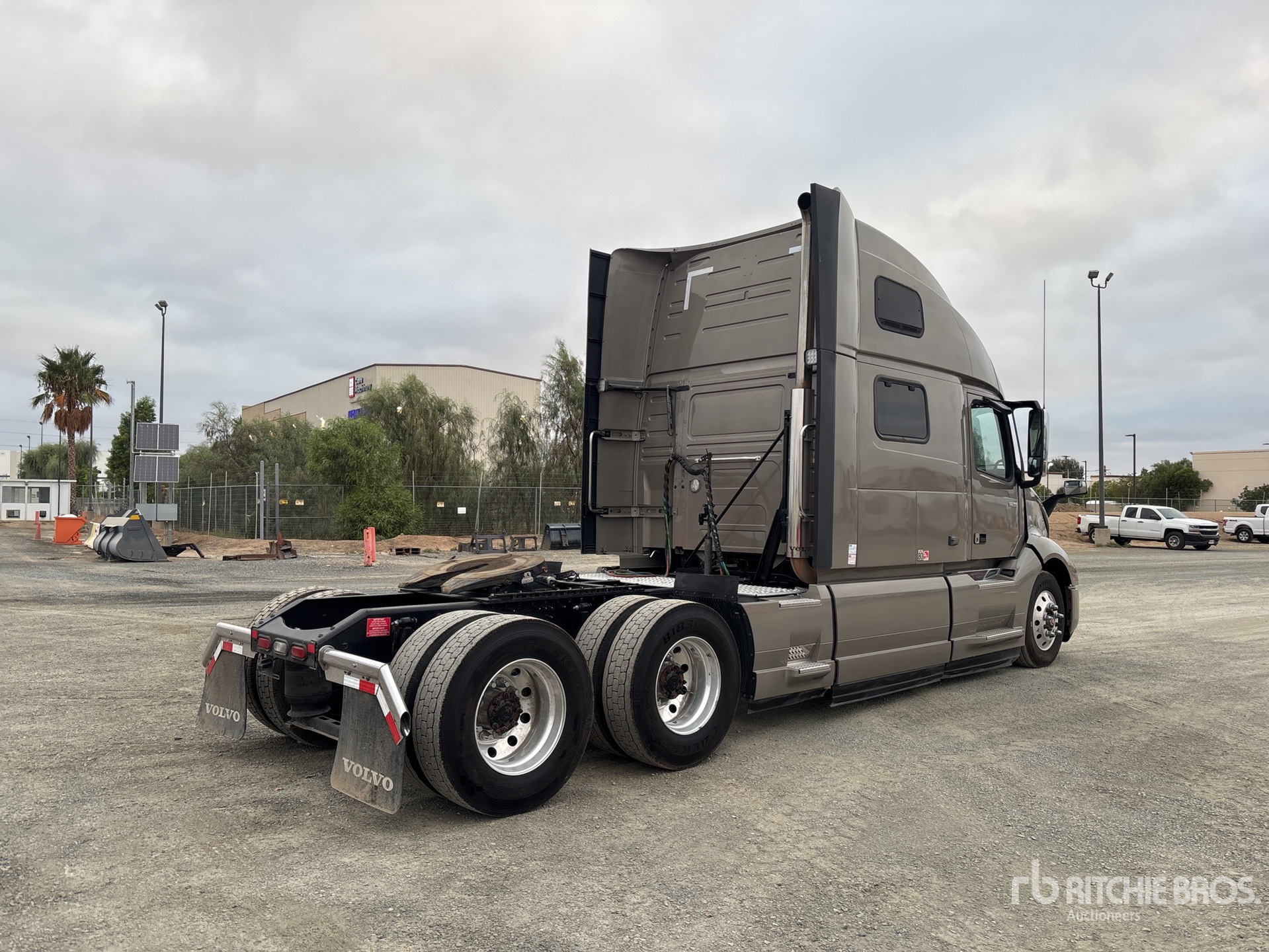 General Appearance with Imagen: esquina trasera derecha