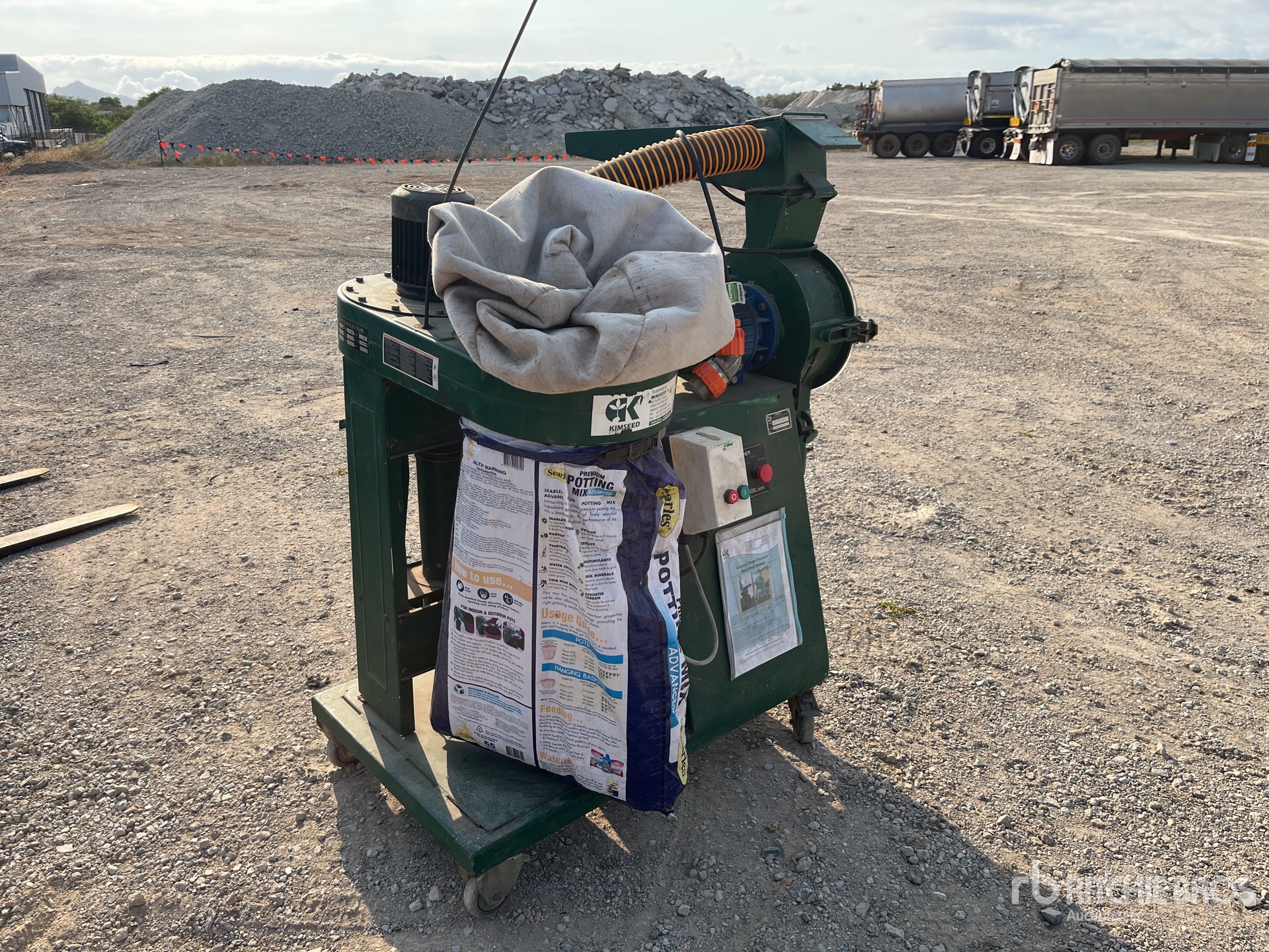 Aspect général with Image, coin avant droit