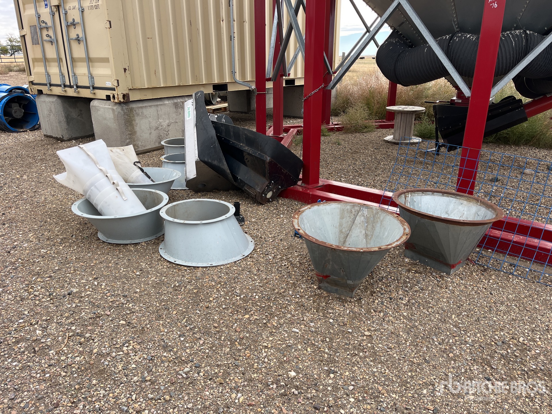 General Appearance with Foto, angolo anteriore sinistro