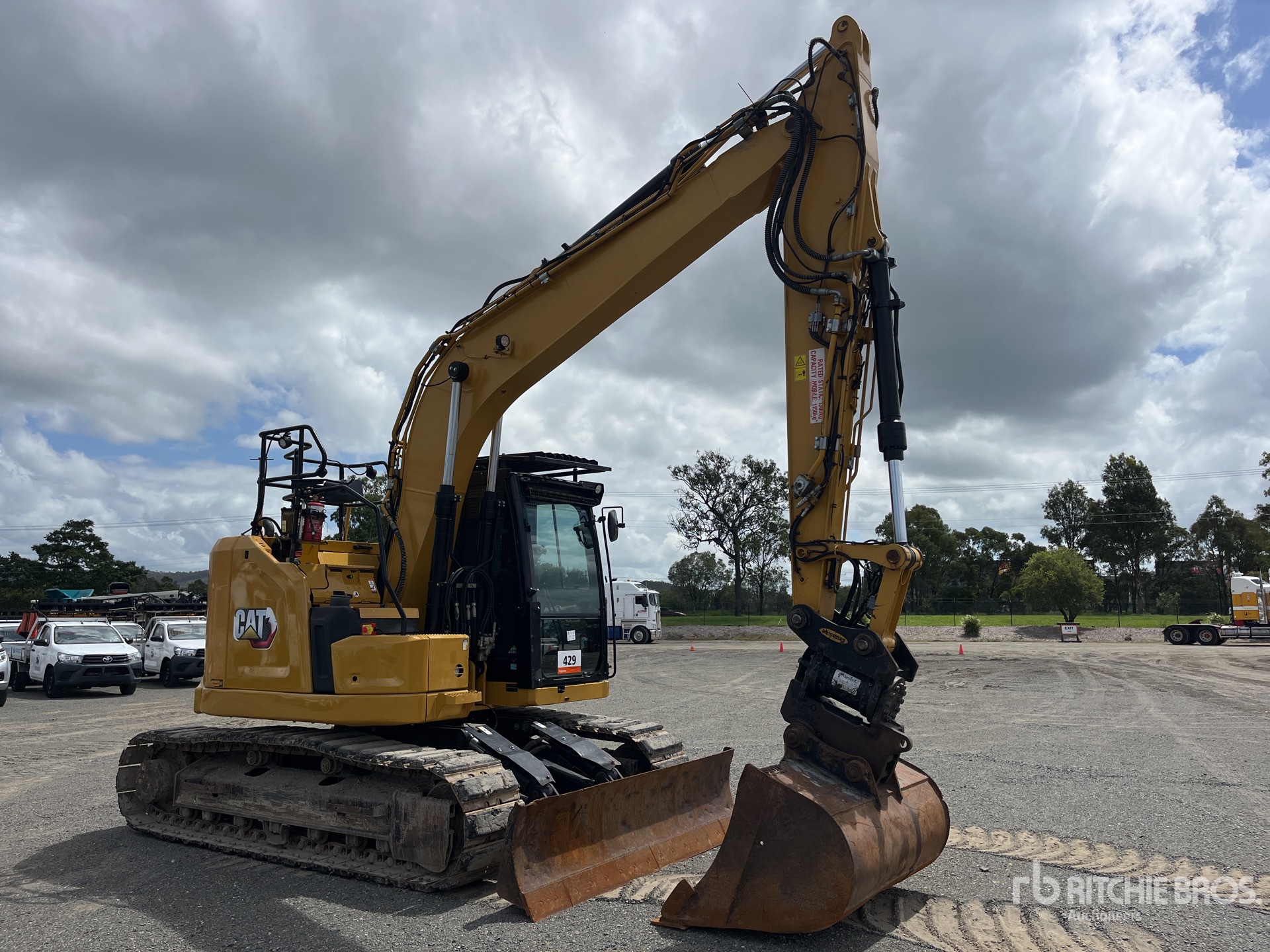 General Appearance with Picture, Right Front Corner