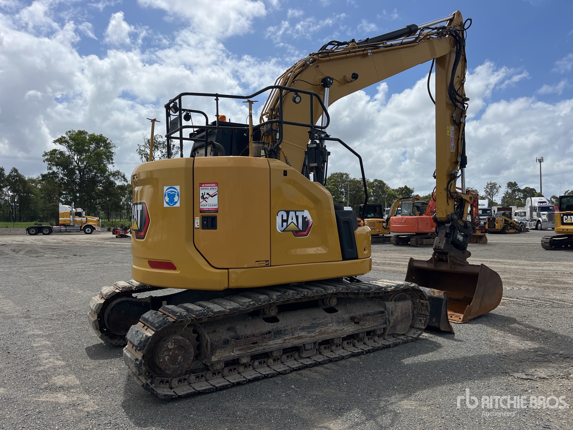 General Appearance with Picture, Right Rear Corner