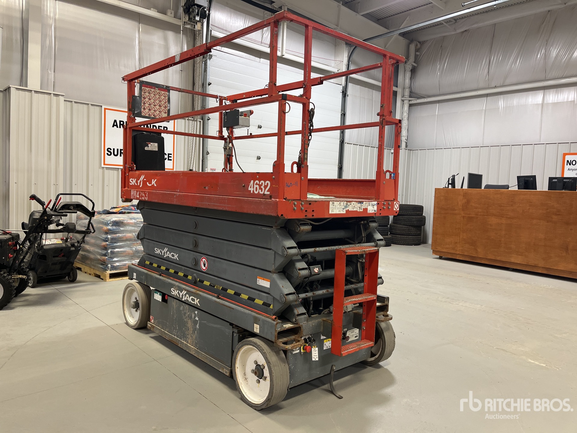 General Appearance with Picture, Left Front Corner