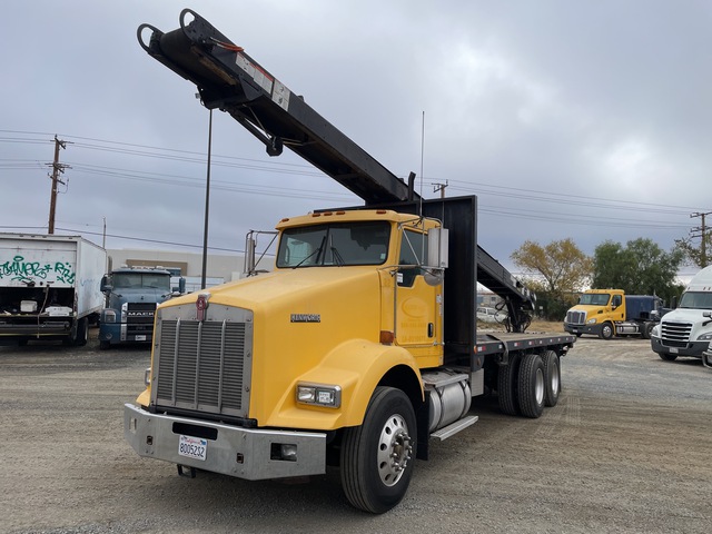 2013 Kenworth T800 6x4 Flatbed Truck with Conveyor