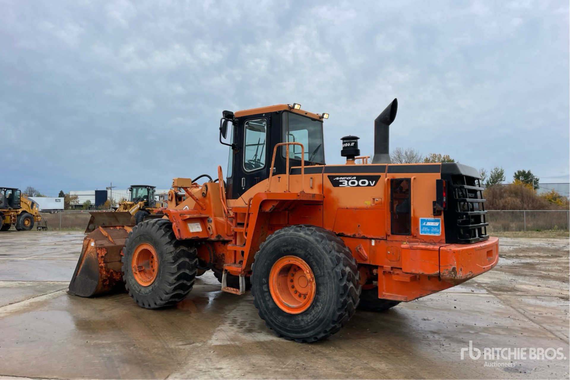 Mega Loader 2006 Daewoo Mega 300-V Wheel Loader | Ritchie Bros. Auctioneers