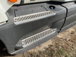 MN289168 - 2021 International LT625: Steps