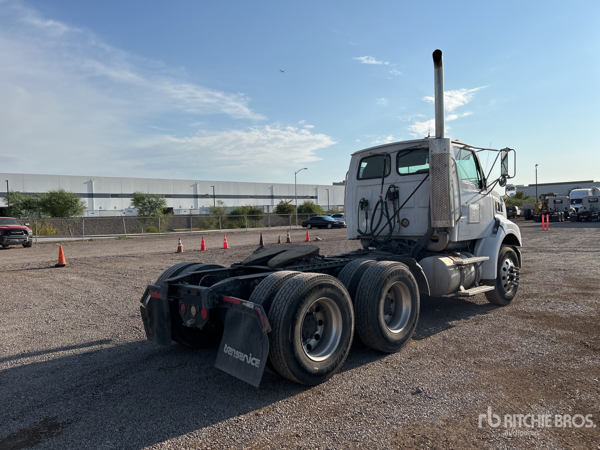 General Appearance with Foto, angolo anteriore sinistro