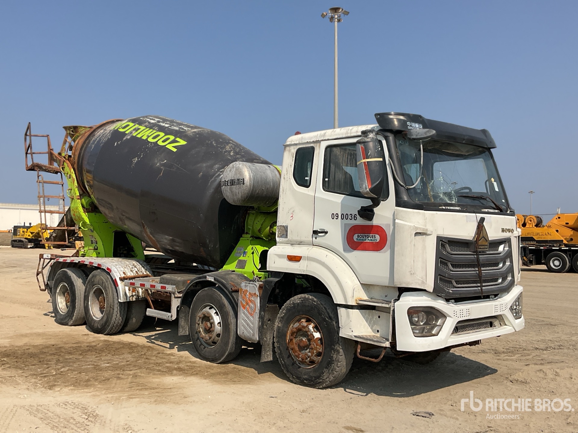 General Appearance with Bild, Ecke vorne rechts