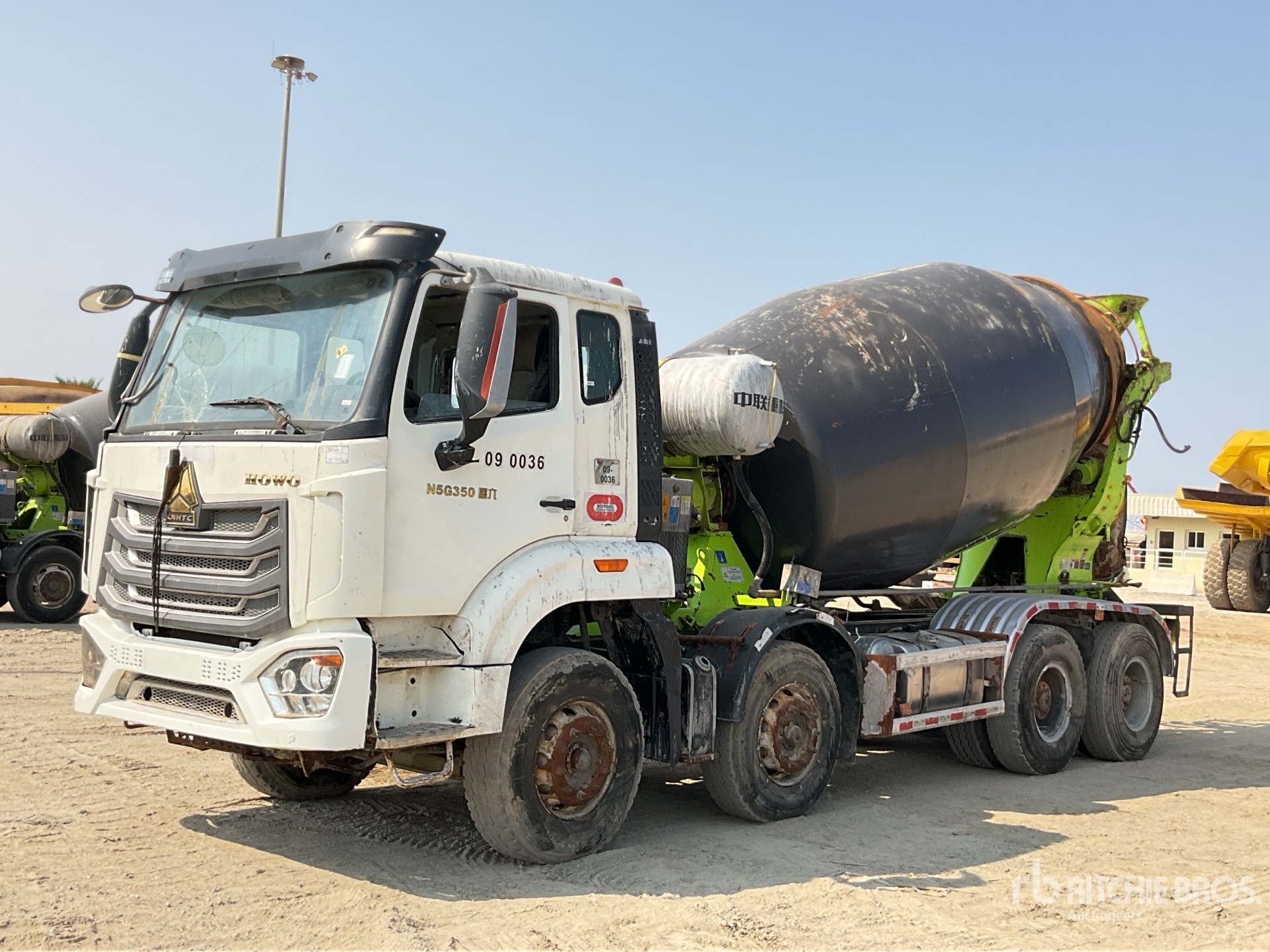 General Appearance with Bild, Ecke vorne links