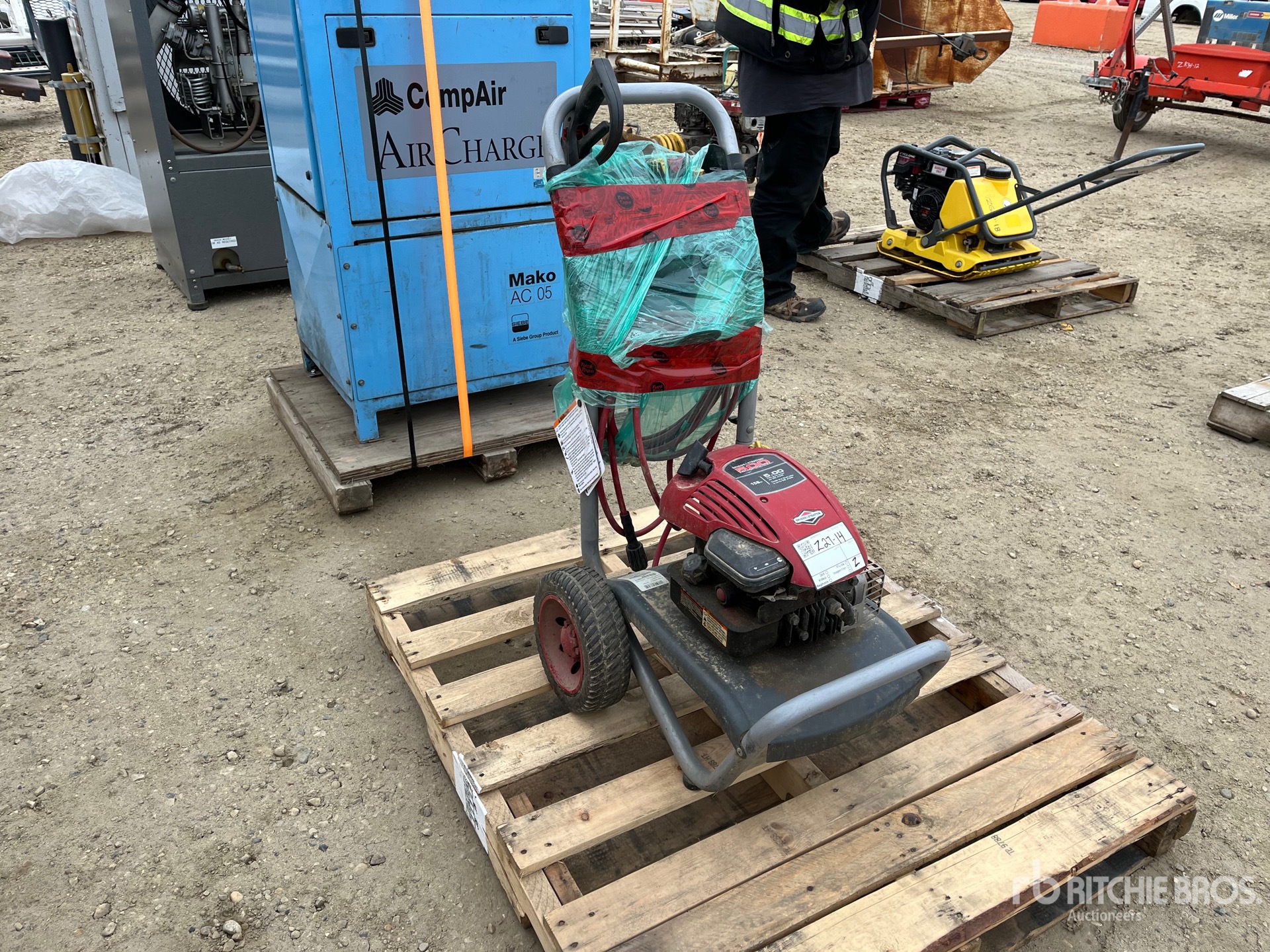 General Appearance with Picture, Right Front Corner