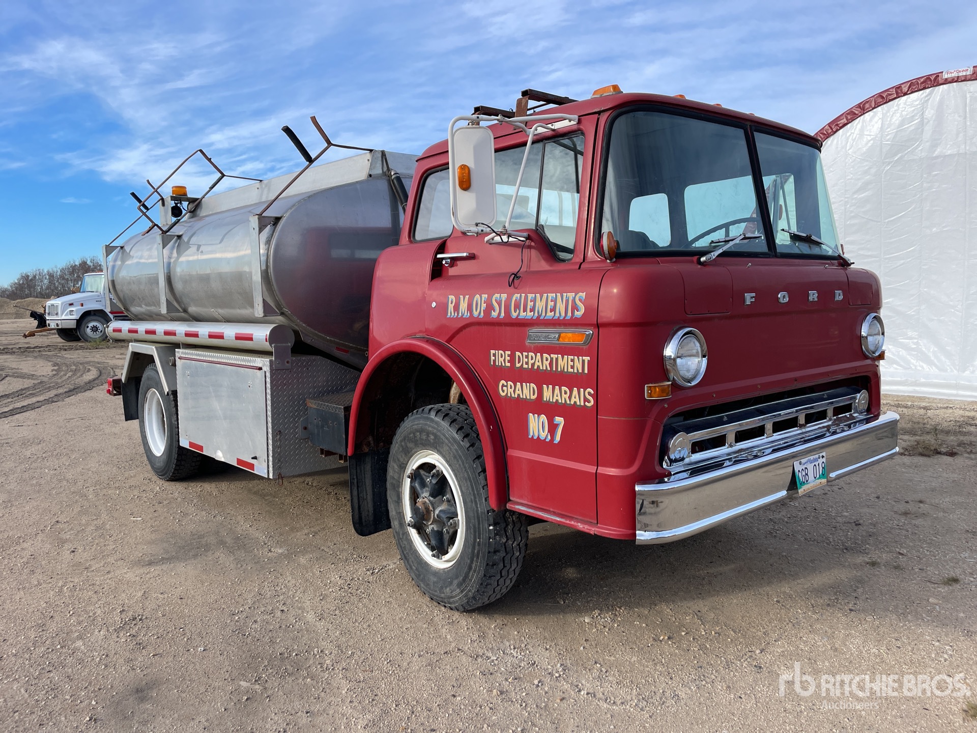 Ford 900 Engine 1980 Ford 900 4x2 COE Tanker Truck (Inoperable) | Ritchie Bros. Auctioneers
