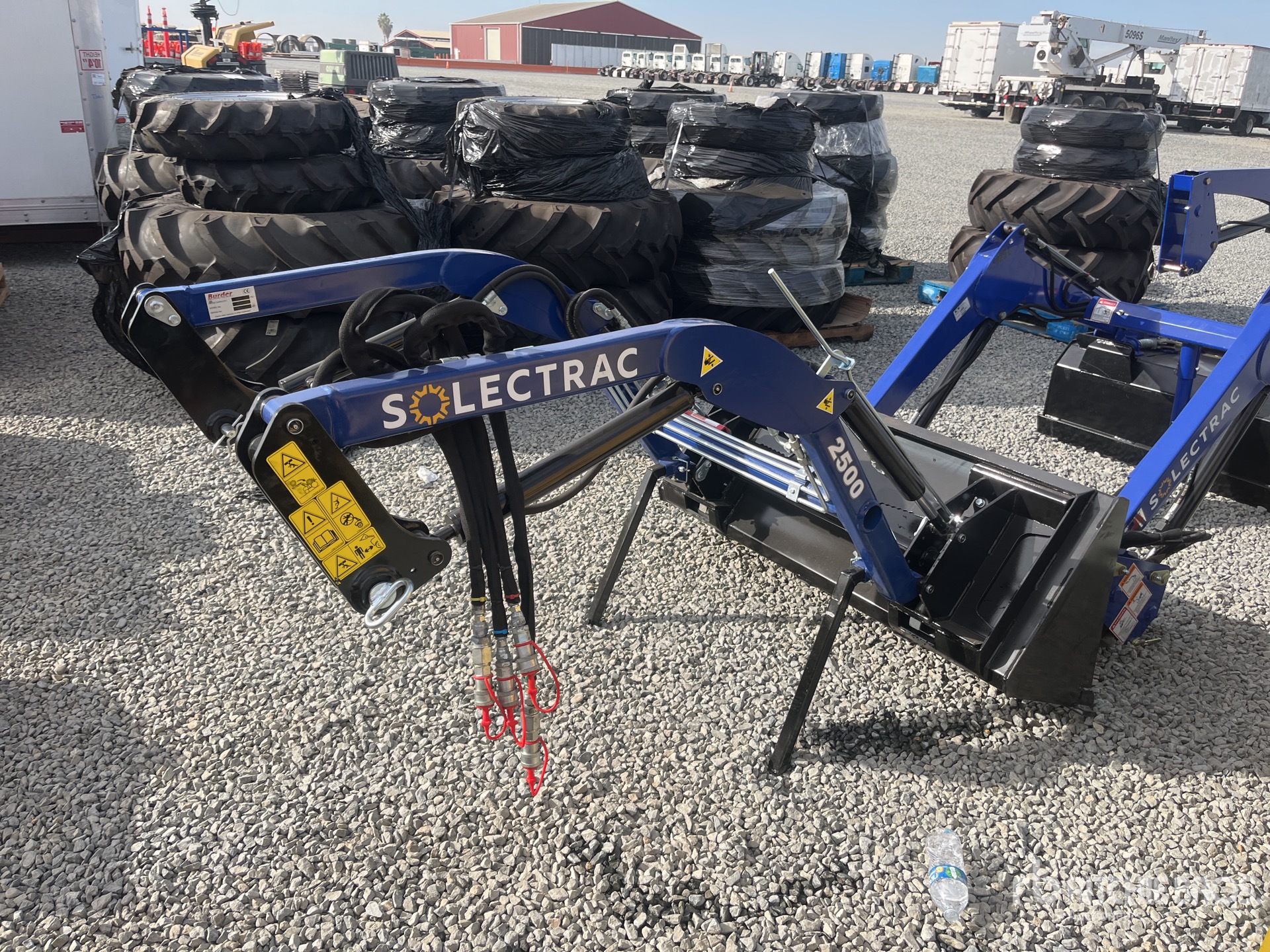 General Appearance with Foto, angolo anteriore sinistro