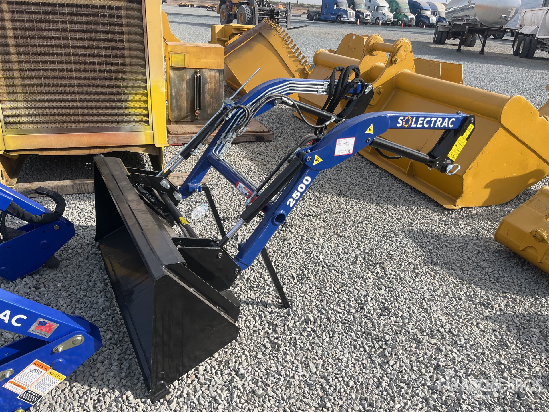 General Appearance with Foto, angolo anteriore sinistro