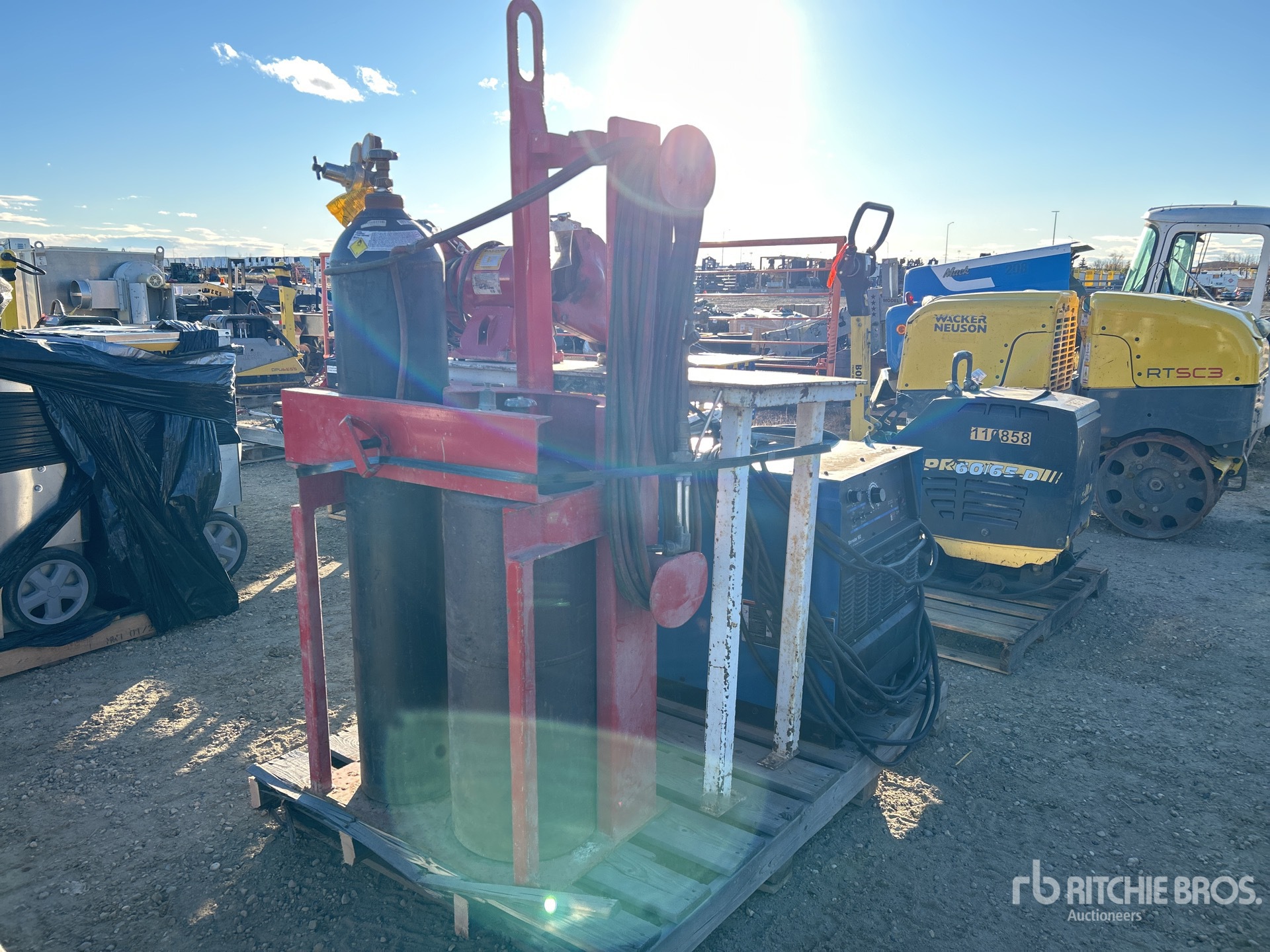 General Appearance with Picture, Right Front Corner