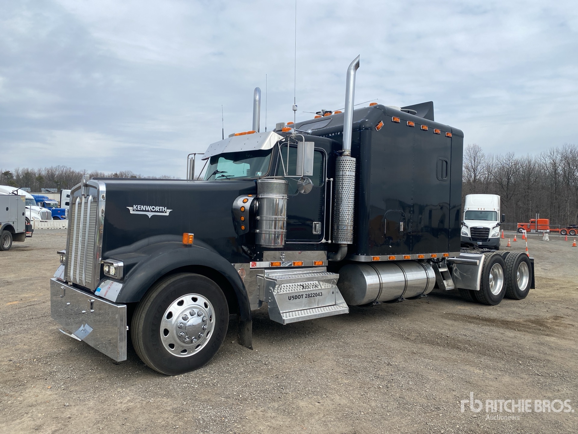 Photo of 2000 Kenworth W900
