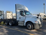 LN536832 - 2020 International LT625: Picture, Right Front Corner